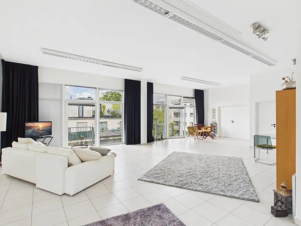 105m² Studio-Loft in Hürth-Efferen: Offenes Wohnerlebnis, Ideal für Wohnen & Arbeiten