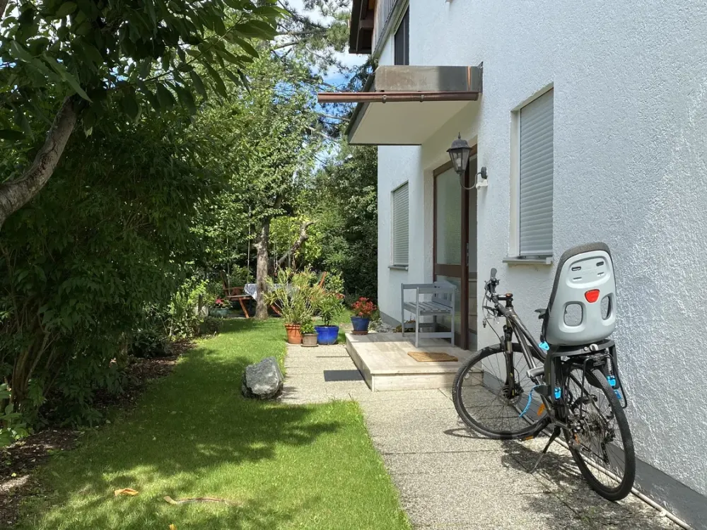 Wunderschöne 3 -Zimmer-WHG mit Balkon und Garten in München-Hadern (direkt an U6)