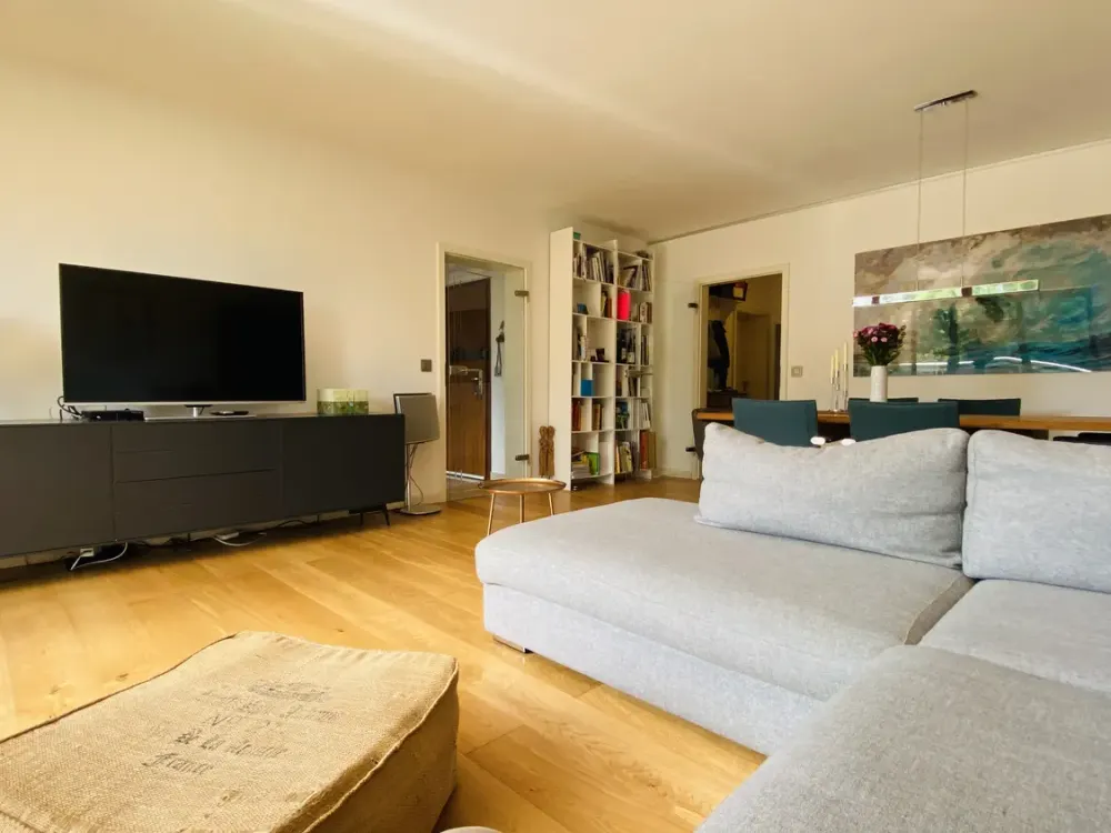 Wunderschöne 3 -Zimmer-WHG mit Balkon und Garten in München-Hadern (direkt an U6)