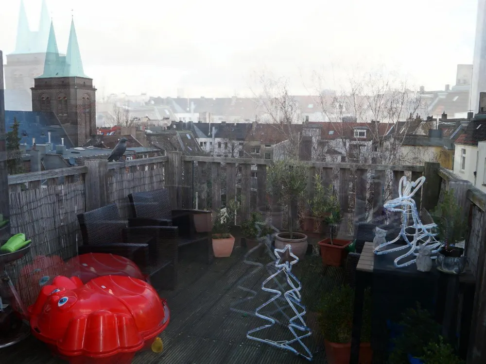 ***KREUZVIERTEL-Schöne Maisonettewohnung mit Dachterrasse + Balkon, Kamin, Dielen,GästeWC & EBK ***
