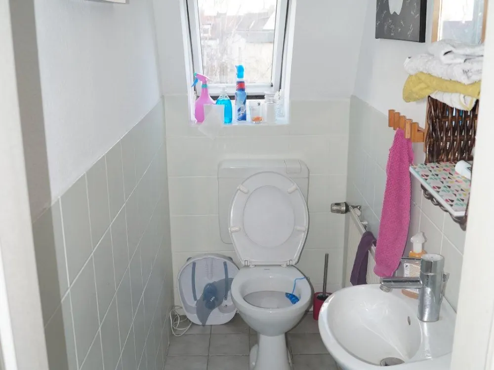 ***KREUZVIERTEL-Schöne Maisonettewohnung mit Dachterrasse + Balkon, Kamin, Dielen,GästeWC & EBK ***