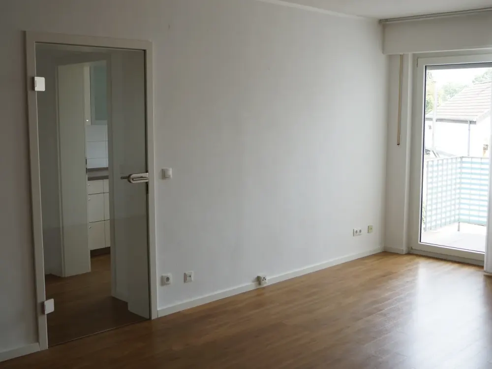 شقة جديدة بعد تجديد شامل في Troisdorf-Spich / شقة من 3 غرف في الطابق الأرضي / Grüner Weg 29