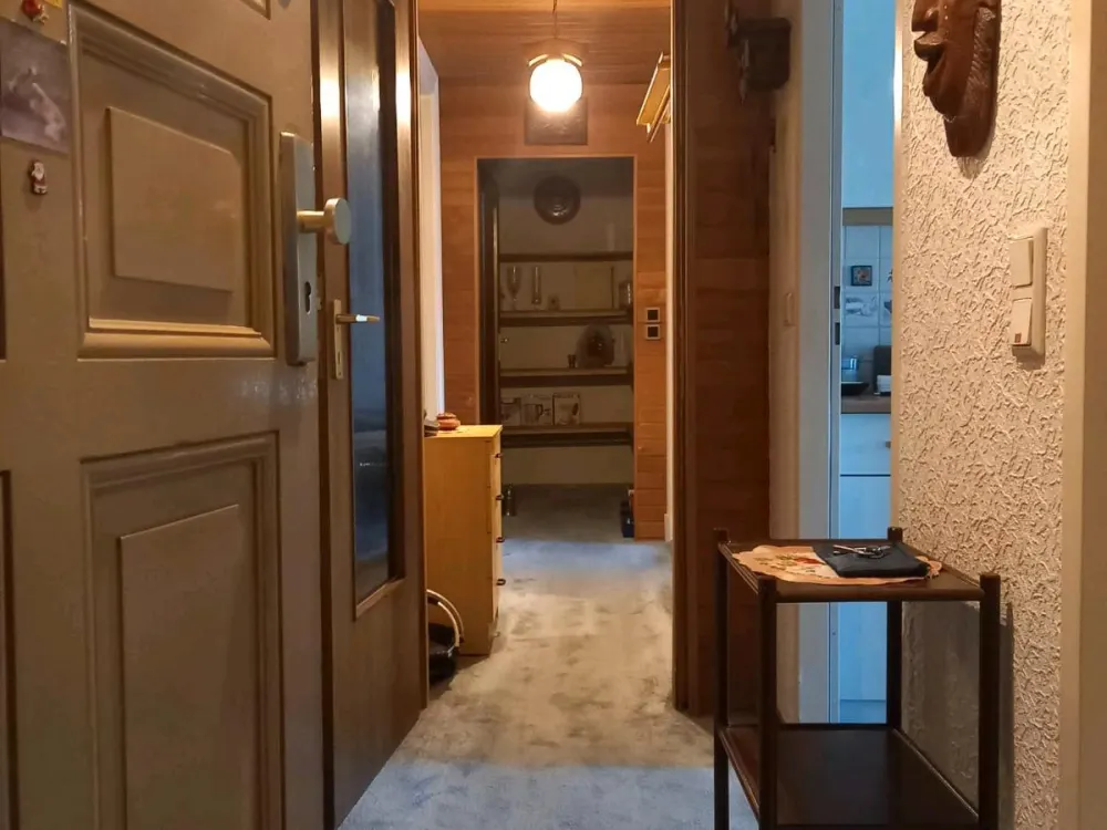 biete eine zwei Zimmer Wohnung in Berlin Tempelhof Mariendorf an