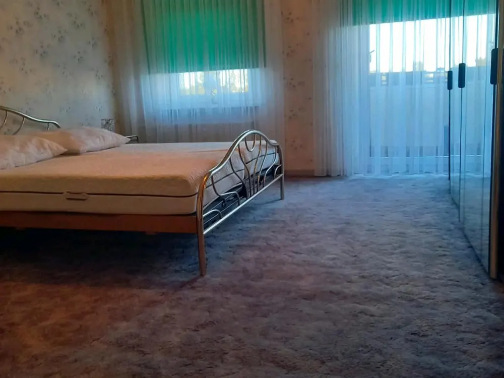 biete eine zwei Zimmer Wohnung in Berlin Tempelhof Mariendorf an