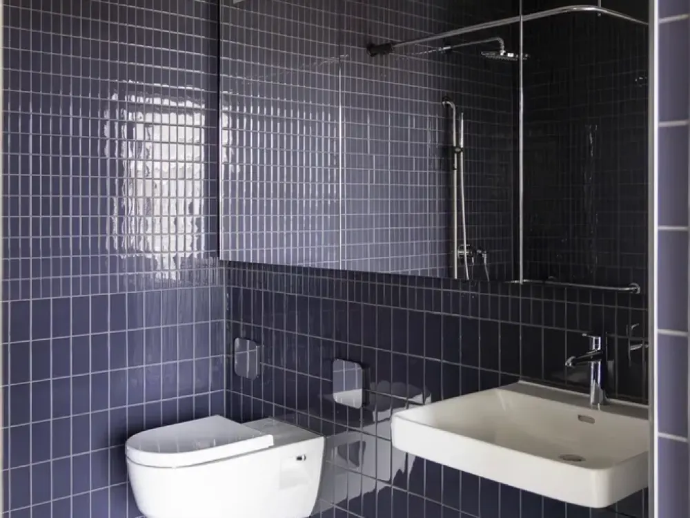 Laika am Tacheles: Großzügiges 1-Zimmer-Apartment in Berlin Mitte mit exklusivem Gym & Spa Zugang