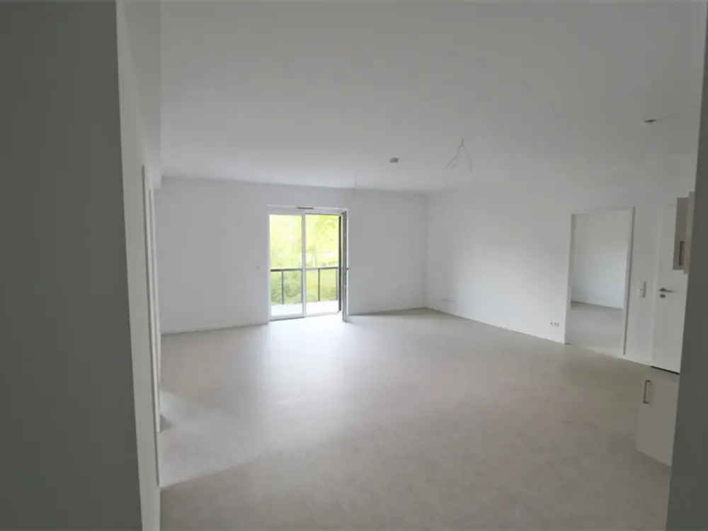 Moderne 4-Zimmer-Wohnung mit Balkon und Einbauküche!