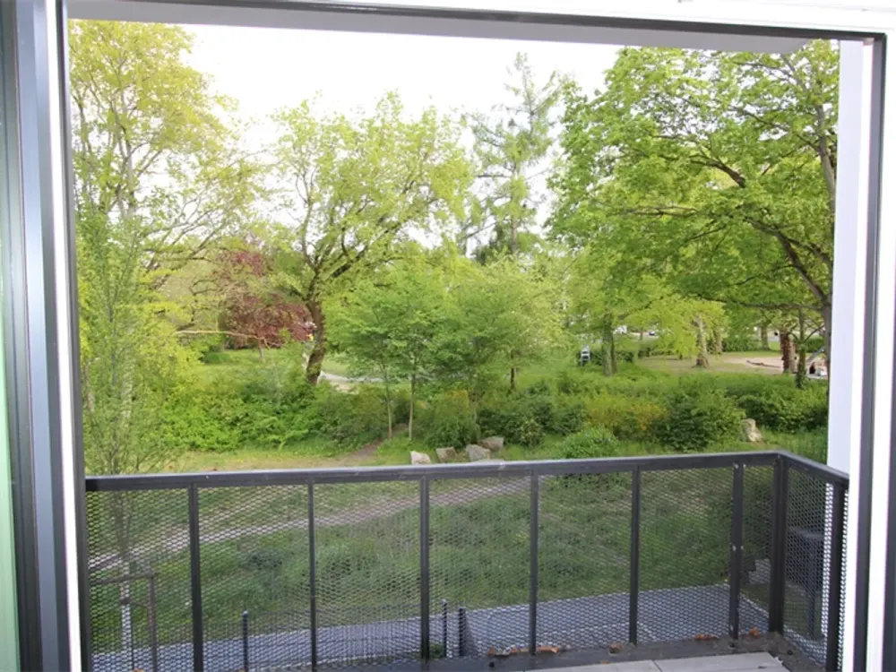Moderne 4-Zimmer-Wohnung mit Balkon und Einbauküche!