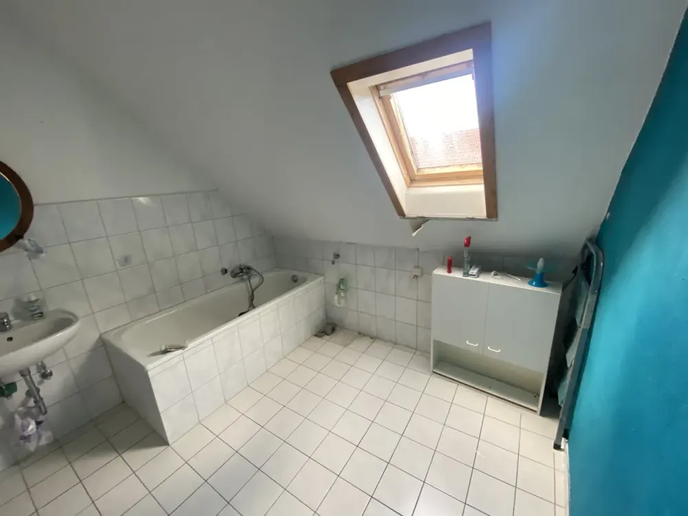 Living in Wahn: Bright Two-Room Apartment with Built-In Kitchen
