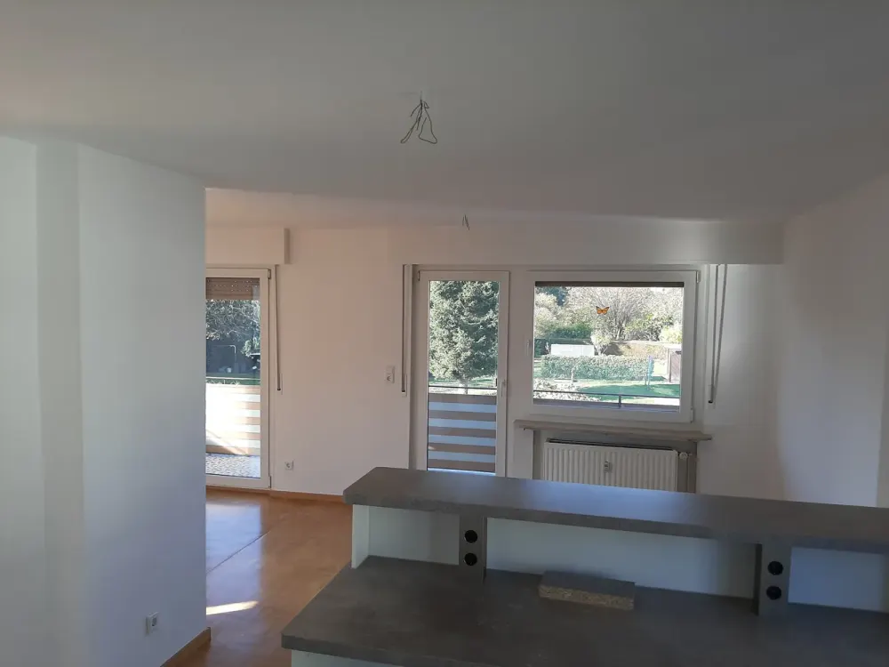 Schöne helle 3-Zimmer Wohnung in Top Lage mit Balkon, Garage, Stellplatz und Keller
