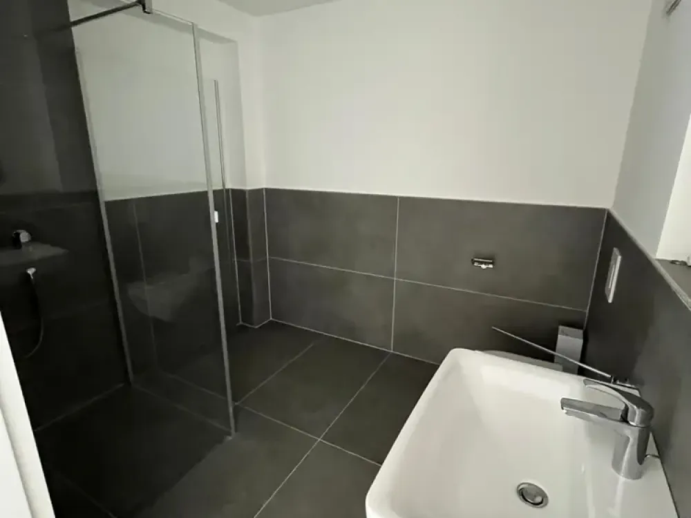 First Occupancy, Modern 2-Room New-Build Apartment with Garden for Rent in Paderborn-Dahl