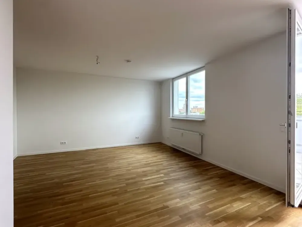 Dachgeschoss * Sonnen-Terrasse * 3-Zimmer * Einbauküche* mit Blick über Spandau * Zweitbezug