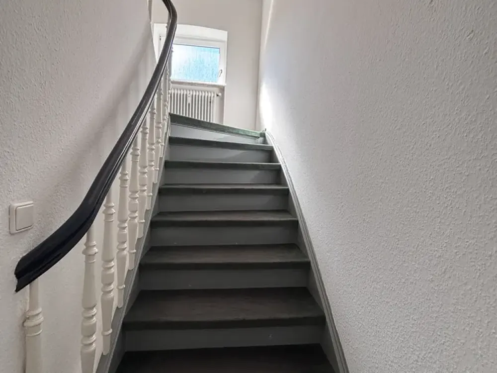 Schöne Maisonettewohnung in saniertem Altbau,DG, 3 Zimmer, offene Küche, Balkon, 85m²