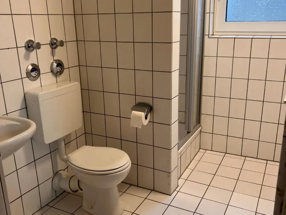 Helle 1-Zimmer-Souterrainwohnung