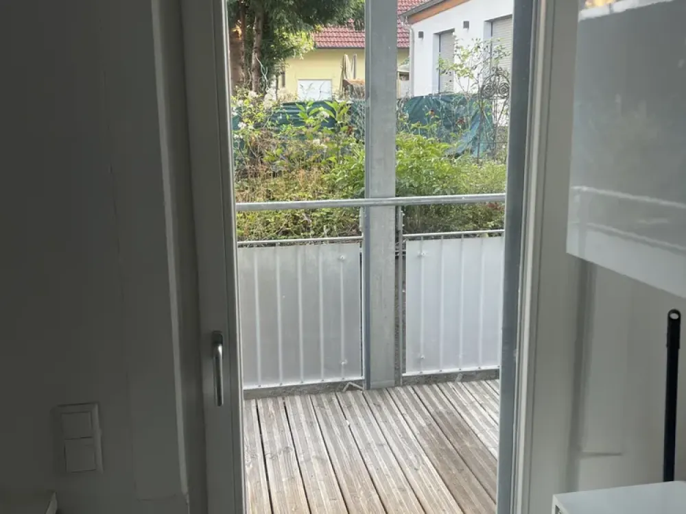 Tolle 4 Zi. Altbau Wohnung, großer Balkon, Gartenanteil