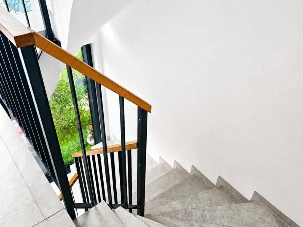 Exklusive Neubau Wohnung vollmöbliert, Dachterasse, ruhig und zentral in Soll