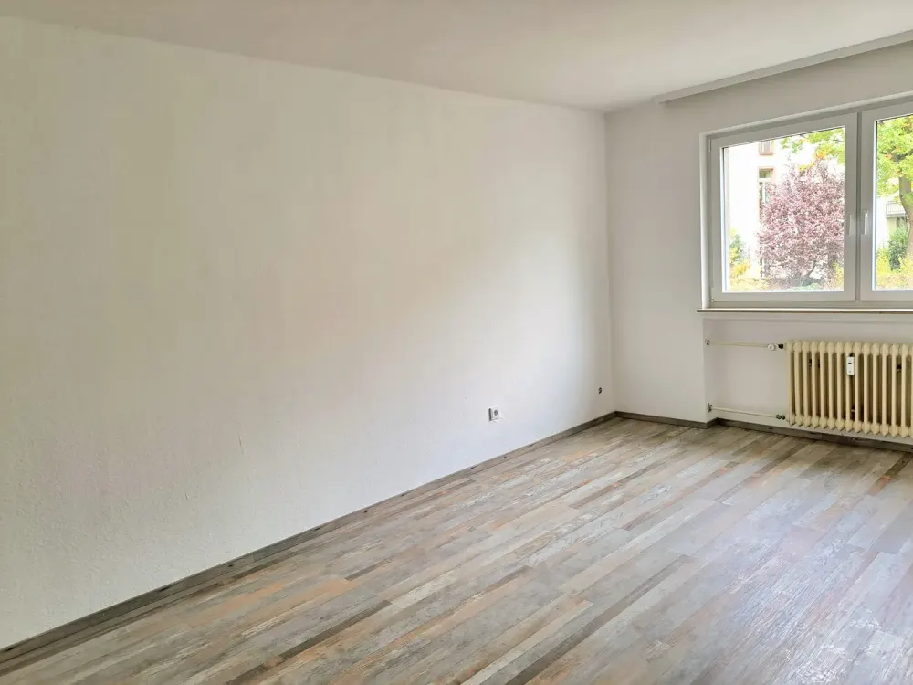 Helle 3-Zimmer Wohnung mit Balkon im 1. OG in Frankfurt Ostend/ Bornheim