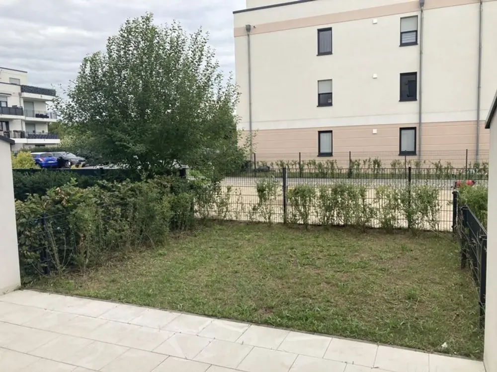 Einzelbesichtigung(en) *SINGLES ONLY*. kleine Wohnoase mit Garten