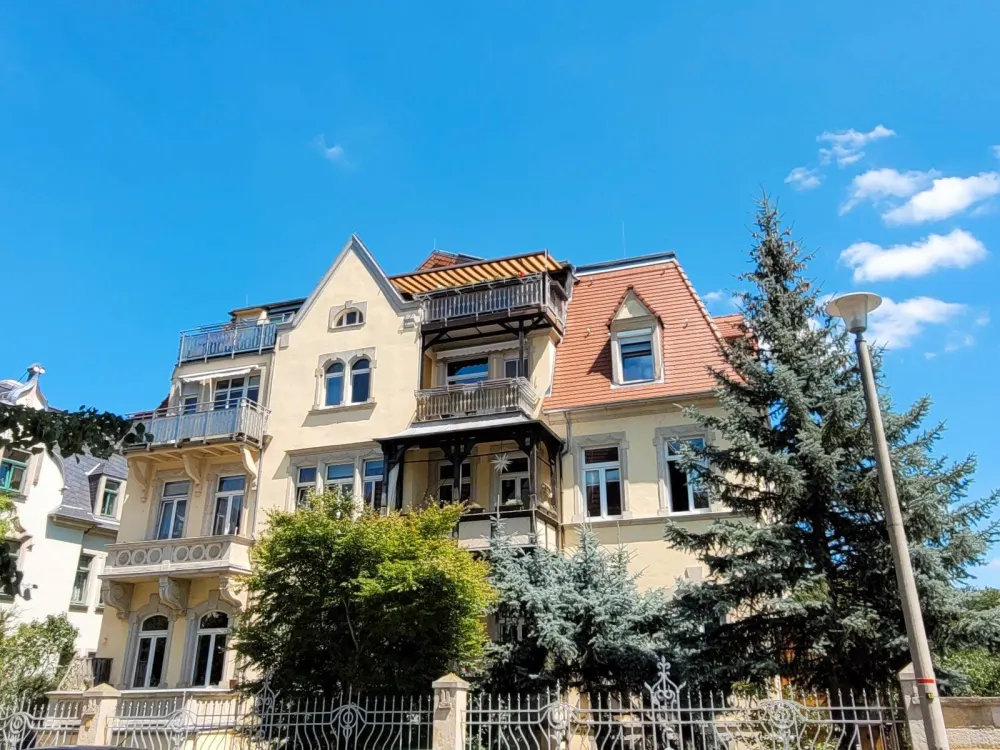 1RW direkt neben Uniklinik / Forschung / Waldpark ab August 2026