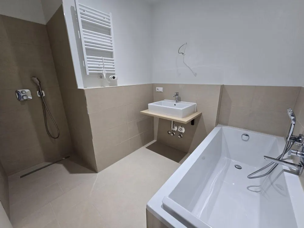 Erstbezug 3.Zi. Neubau Wohnung in attraktiver OF-Westend Lage