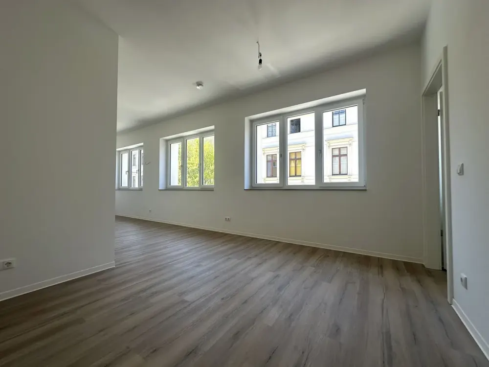 2 Zimmer | EBK | sanierter Altbau, Wohnen im Zentrum-Ost | Optional mit EBK