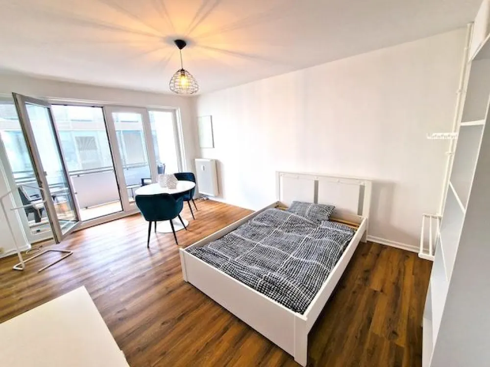 Rheinblick-WG: TOP-Zimmer mit Bestausstattung und RheinBalkon