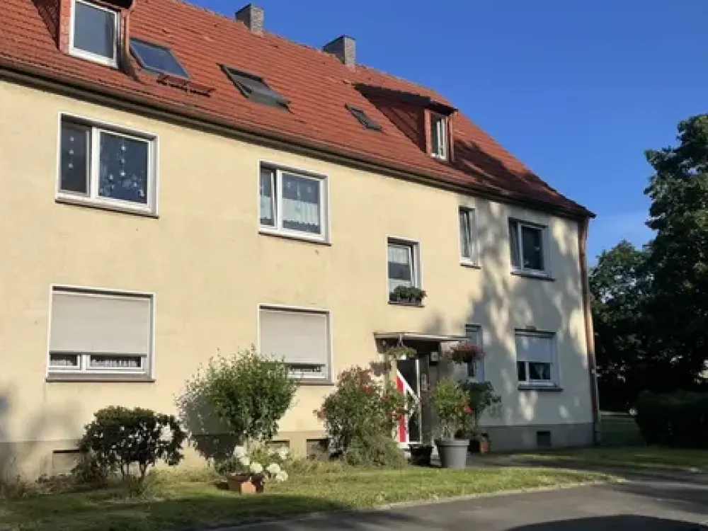 Gepflegte Erdgeschosswohnung mit Gartenmitbenutzung & Küche nach Wunsch- ab sofort verfügbar