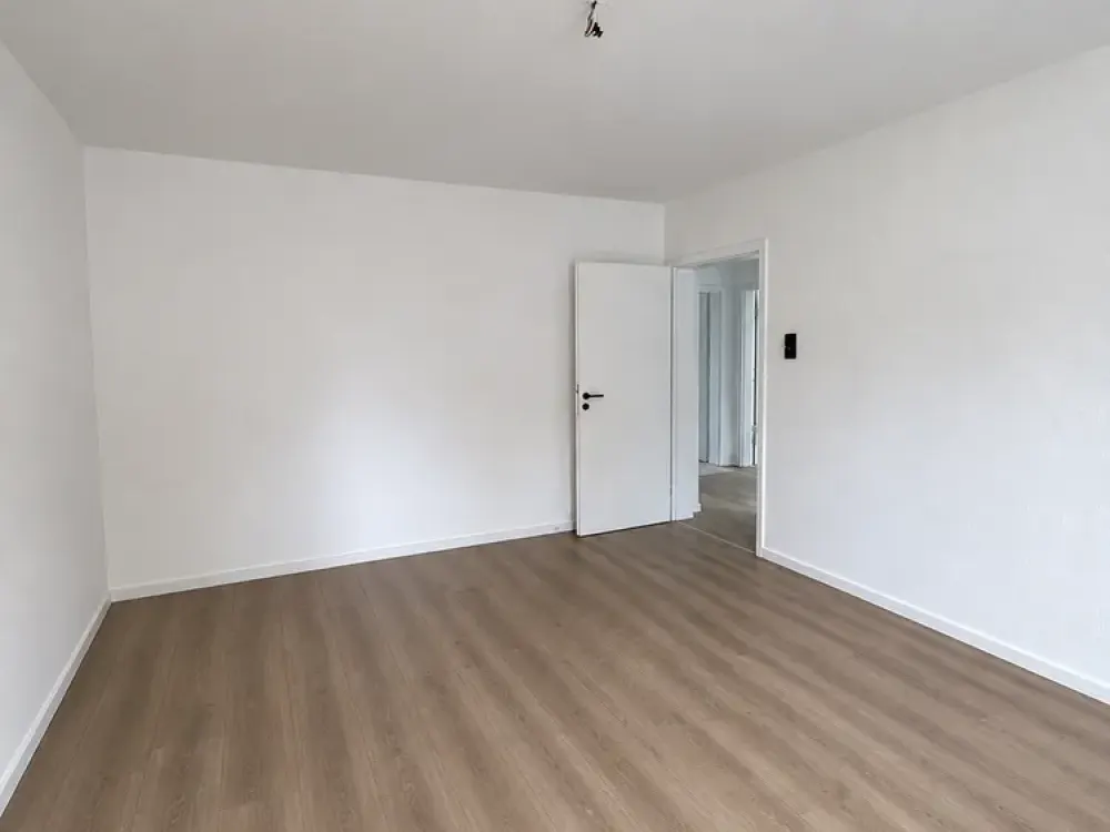 Gepflegte Erdgeschosswohnung mit Gartenmitbenutzung & Küche nach Wunsch- ab sofort verfügbar