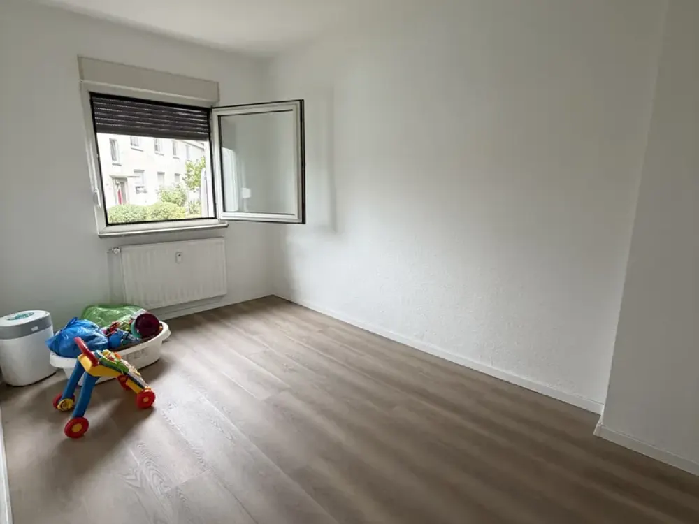 Gepflegte Erdgeschosswohnung mit Gartenmitbenutzung & Küche nach Wunsch- ab sofort verfügbar