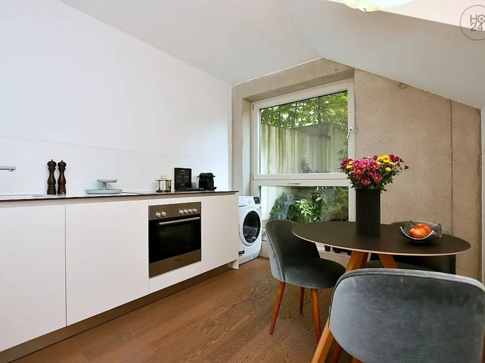 Exclusive Apartment with Cleaning Service in Great Mid-Level Location in Stuttgart North
