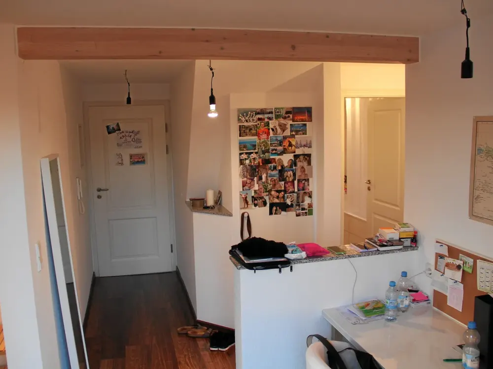 Gepflegte 2-Zimmer-Dachgeschosswohnung mit Süd-Loggia und EBK | 5 Min. zum Bahnhof Fellbach