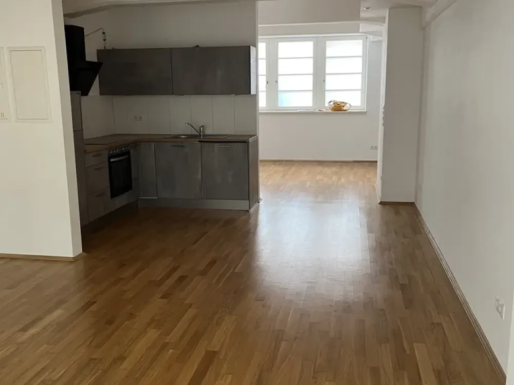 Cozy 3-Room Apartment with Terrace and Garden Share