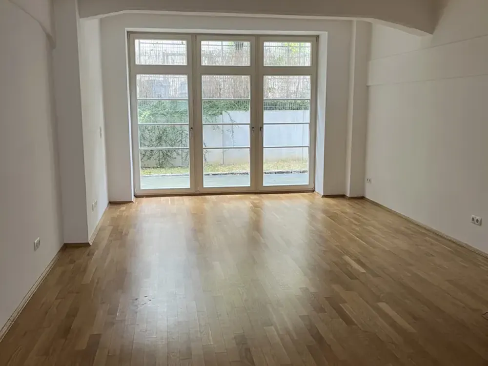 Cozy 3-Room Apartment with Terrace and Garden Share
