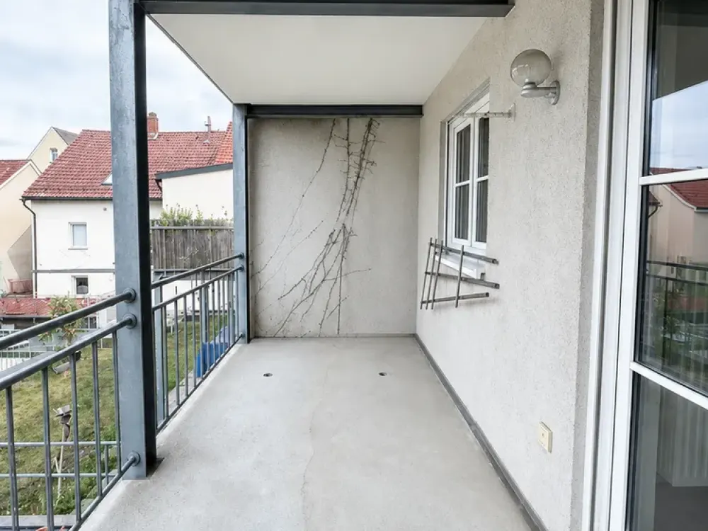 Großzügige 3-Zimmer-Wohnung mit Balkon, Tiefgarage und Aufzug in zentraler Lage