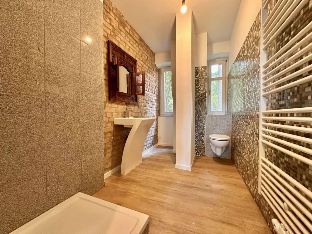 With Private Garden! Renovated 3-Room Apartment on the Ground Floor