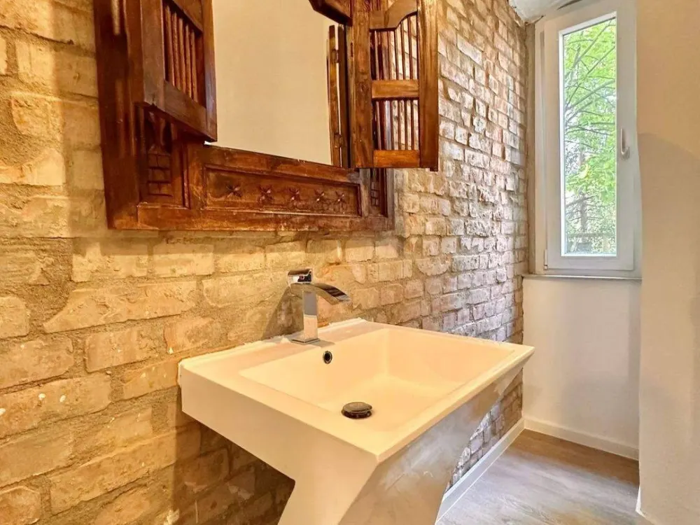 With Private Garden! Renovated 3-Room Apartment on the Ground Floor