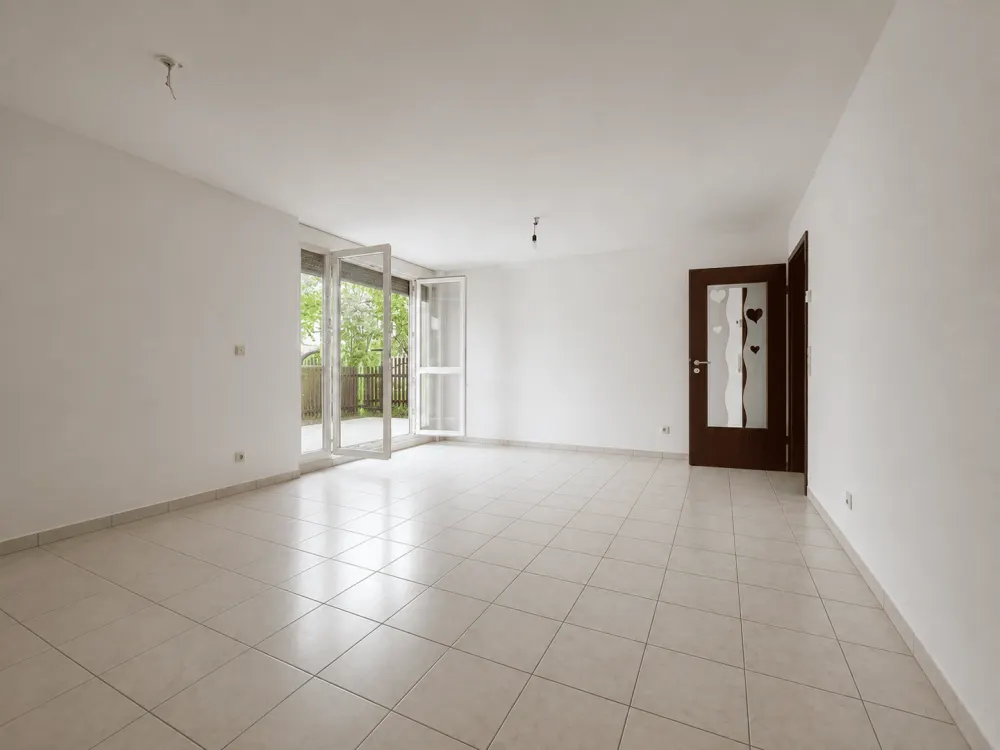 Moderne Terrassenwohnung mit privatem Garten++EBK++ Hunde erlaubt