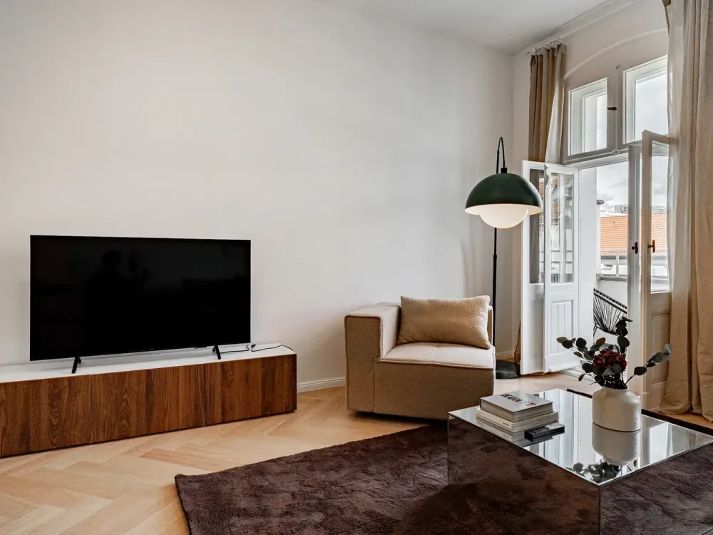 Spacious 2-Room Apartment in Vibrant Friedrichshain