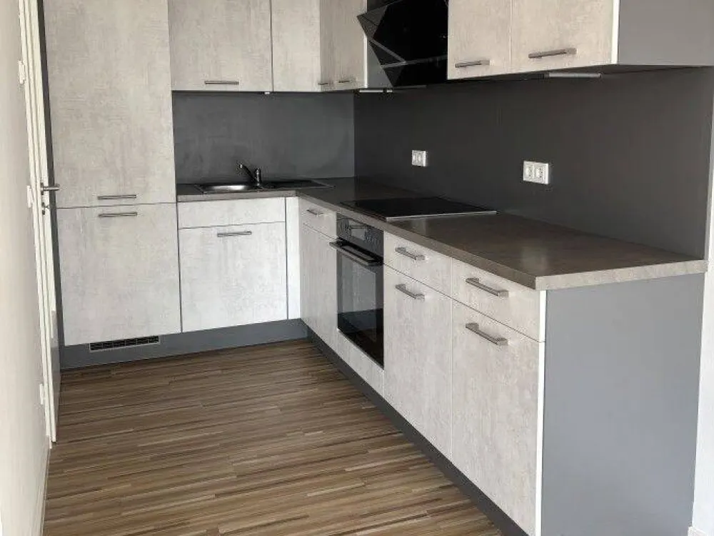 Ihre neue Wohlfühlwohnung! Großer Balkon, attraktive Ausstattung, Bad und Gästebad!