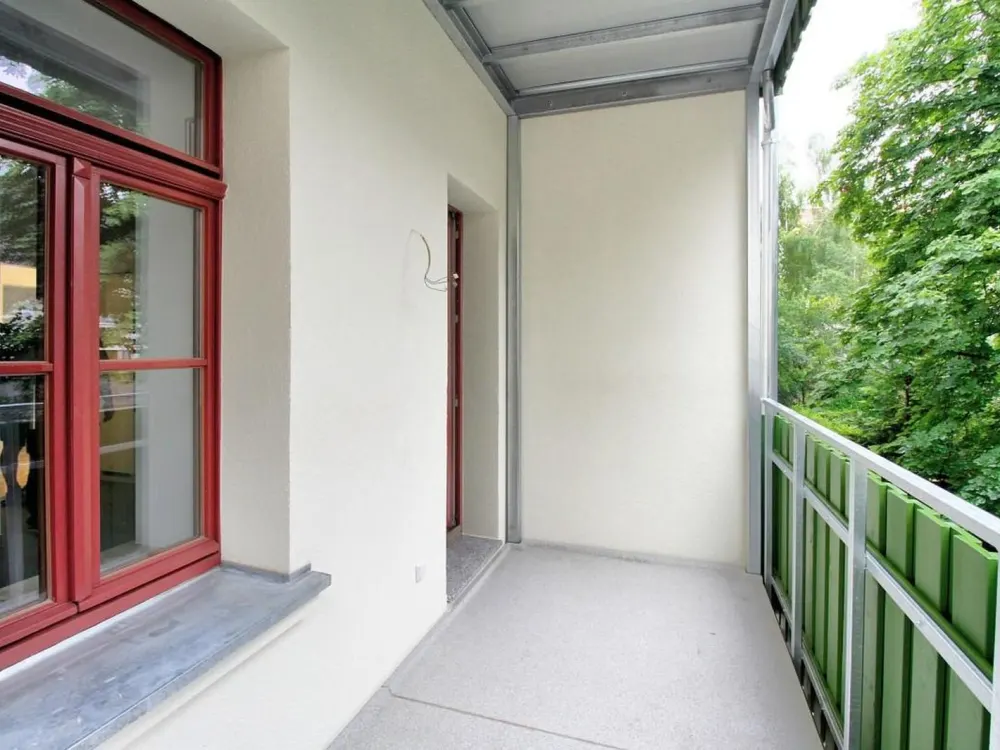 Zweitbezug: Exklusiv sanierte 2-Zimmer-Wohnung mit Luxus-Einbauküche und Balkon