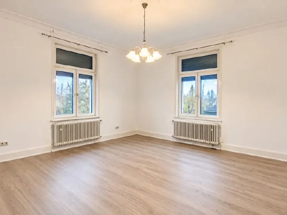 IN WUNDERSCHÖNER ALTSTADTVILLA: 5 STUDENTENZIMMER - ZENTRUM RV
