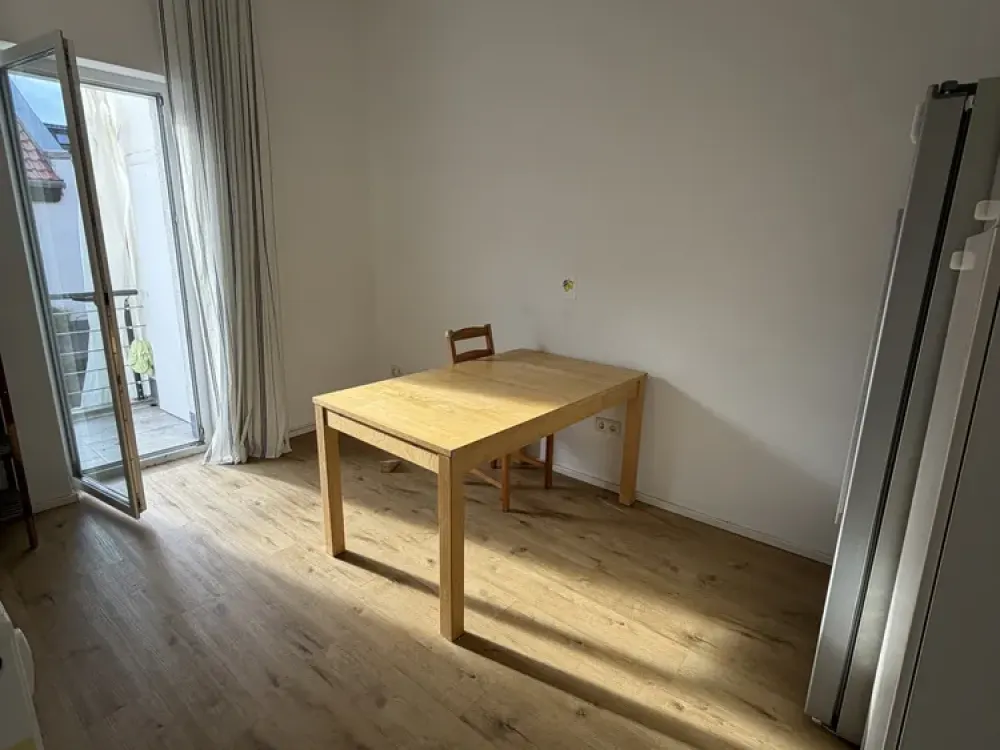 Bright 3-Room Apartment with Balcony in Frankfurt-Griesheim