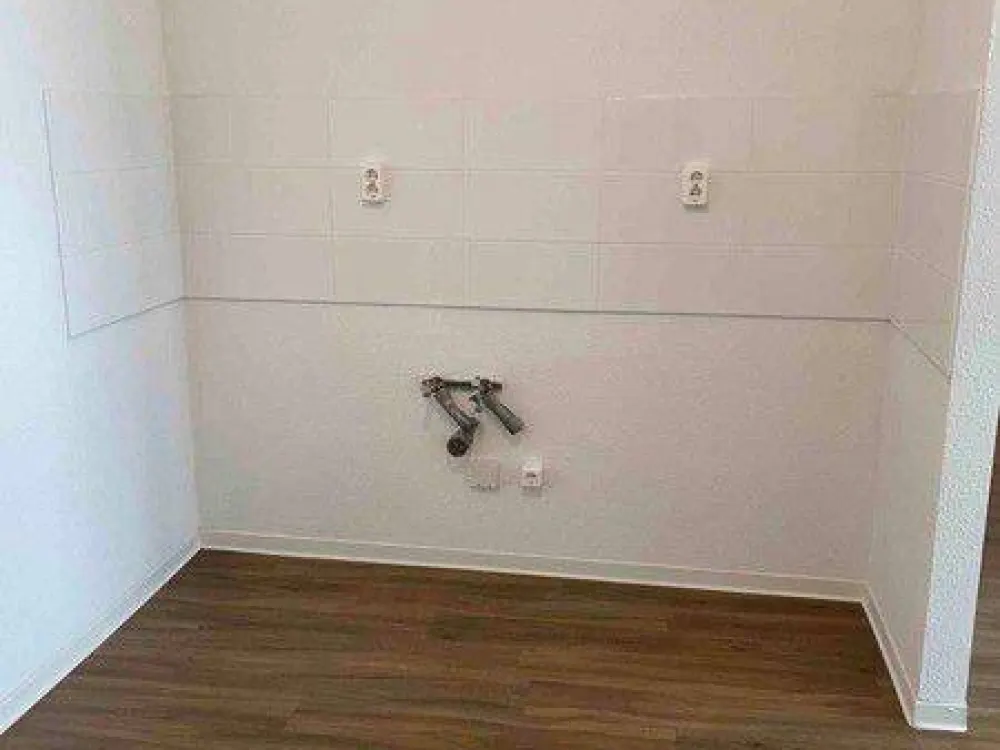 New Tenant Wanted! Beautiful 3-Room Apartment with Great View over Dresden!