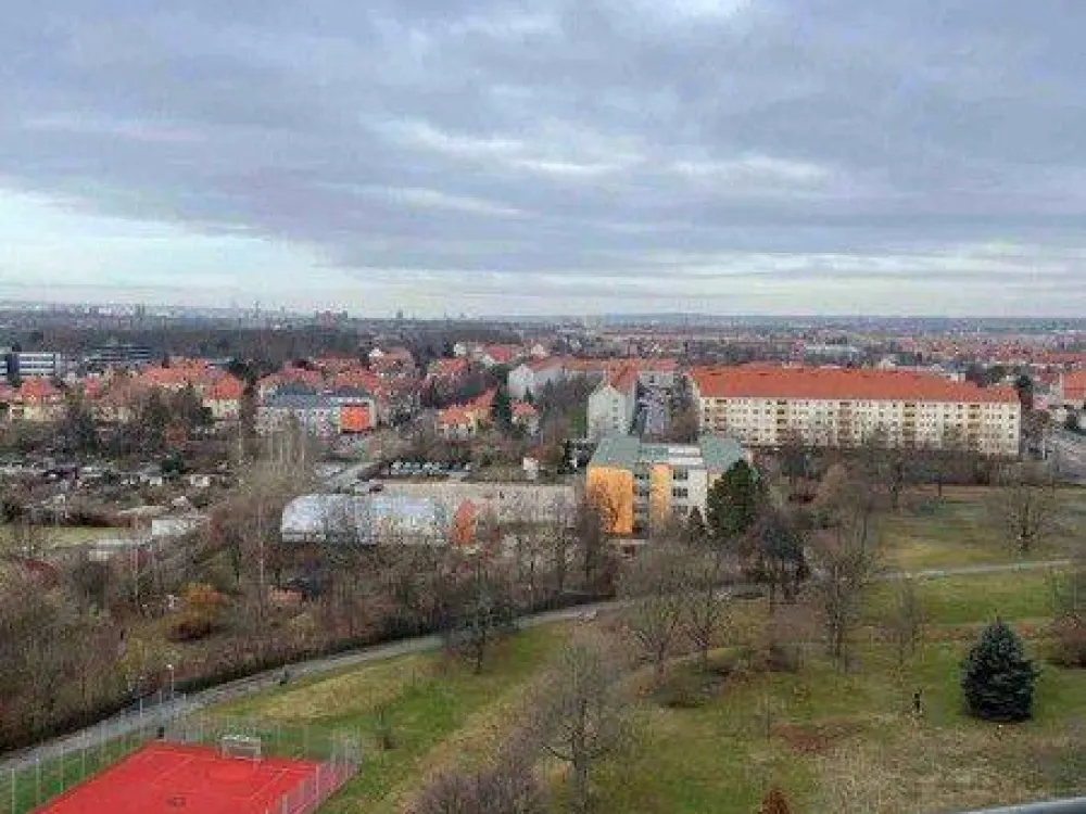 New Tenant Wanted! Beautiful 3-Room Apartment with Great View over Dresden!