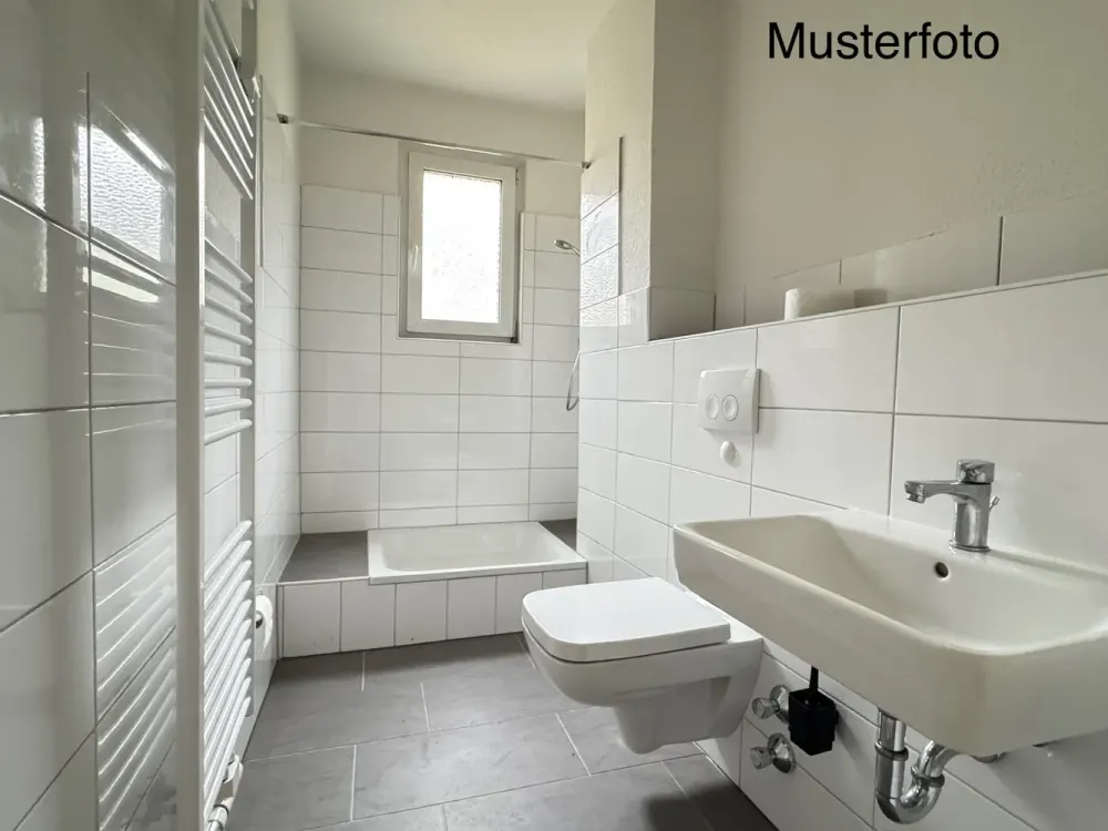 großzügige, stadtnahe 2-Zimmer-Wohnung mit Balkon