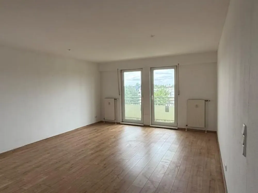 +++ 3-Zimmer-Wohnung mit EBK und Balkon in Großkugel +++