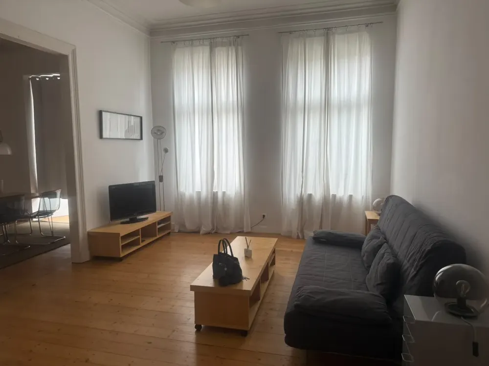 Möblierte Altbauwohnung in der Innenstadt