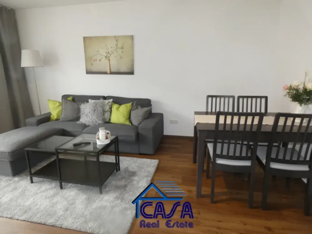ERSTBEZUG: Möblierte 3 Zimmer Wohnung mit Balkon und Skyline Blick, hochwertig möbliert