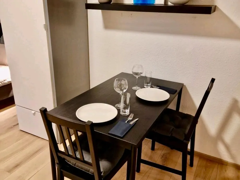 Pendler / Studenten Wohnung möbliert TOP Anbindung Porsche Bosch