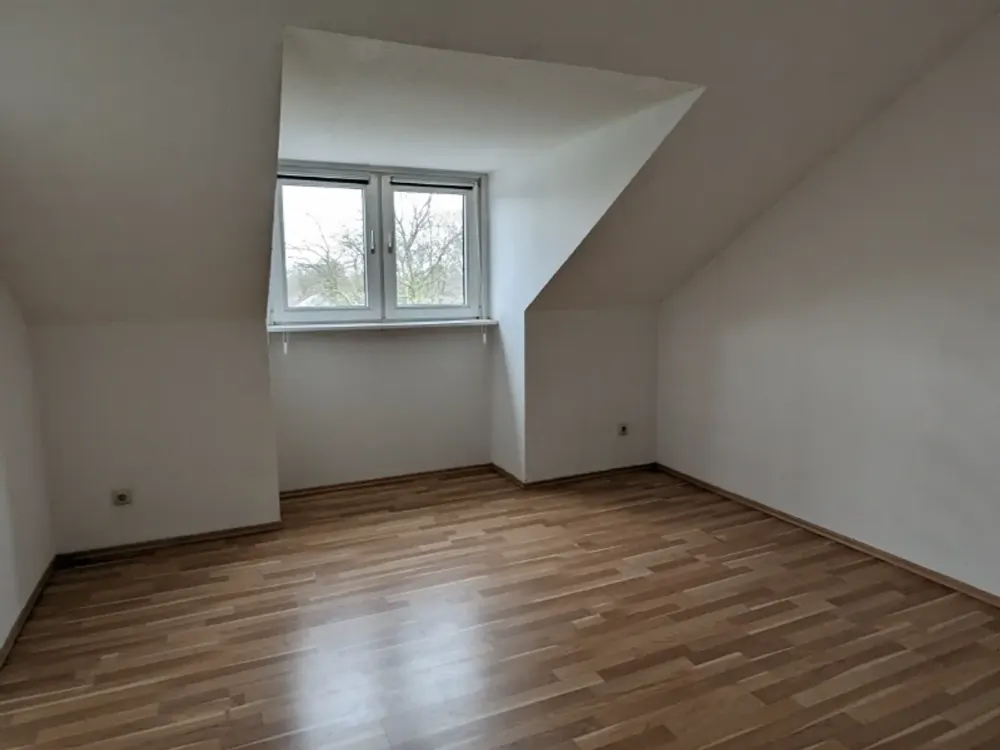 WILLKOMMEN! Top sanierte Singlewohnung! Garten! PKW-Stellplatz