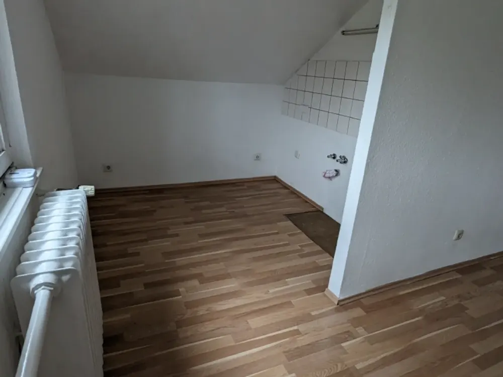 WILLKOMMEN! Top sanierte Singlewohnung! Garten! PKW-Stellplatz